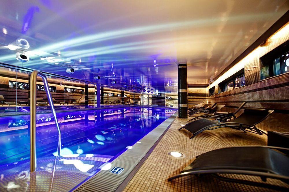 ホテル エルミタージュ ガントワ オートグラフ コレクション リール エクステリア 写真 The pool at the InterContinental London The O2