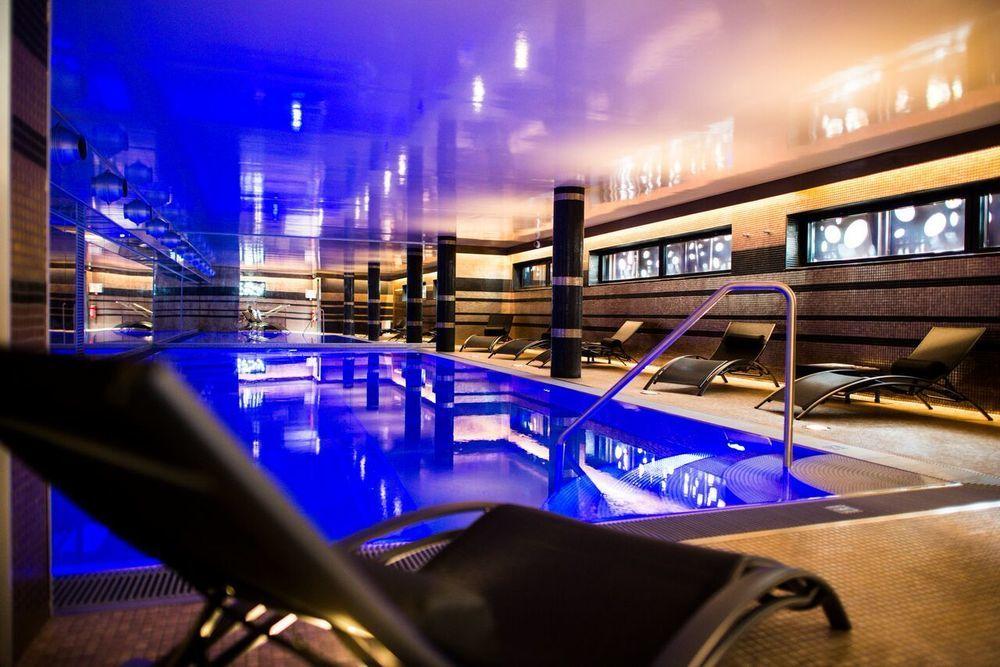 ホテル エルミタージュ ガントワ オートグラフ コレクション リール エクステリア 写真 The swimming pool at the hotel