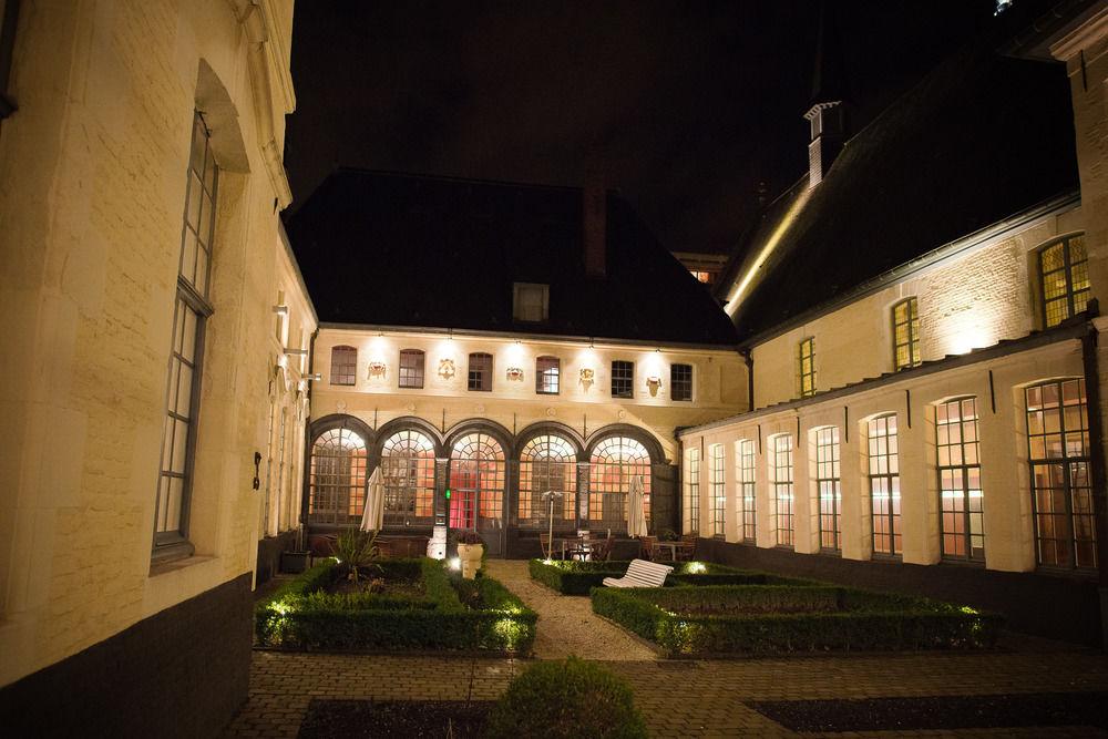 ホテル エルミタージュ ガントワ オートグラフ コレクション リール エクステリア 写真 The courtyard of the museum