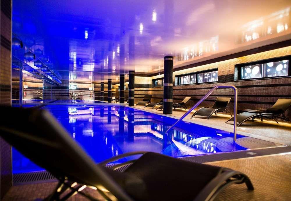 ホテル エルミタージュ ガントワ オートグラフ コレクション リール エクステリア 写真 The swimming pool at the hotel
